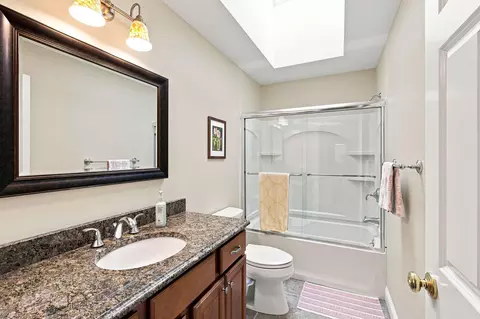 Bath - 40 Settlers Ln, Hyannis, MA 02601 photo 1 of 5
