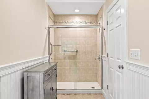 Bath - 40 Settlers Ln, Hyannis, MA 02601 photo 5 of 5