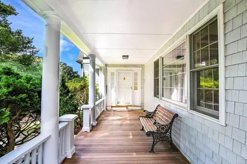 222 Sippewissett Rd, Falmouth, MA 02540