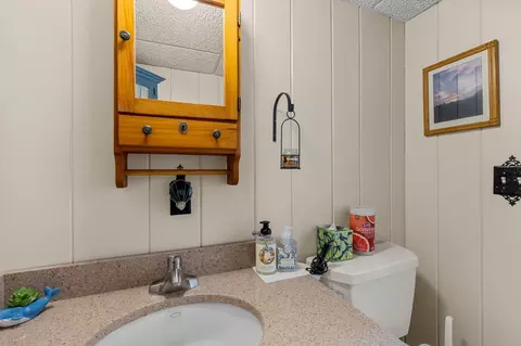 Bath - 350 Shurtleff Rd, Eastham, MA 02642 photo 1 of 3
