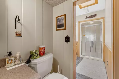 Bath - 350 Shurtleff Rd, Eastham, MA 02642 photo 2 of 3