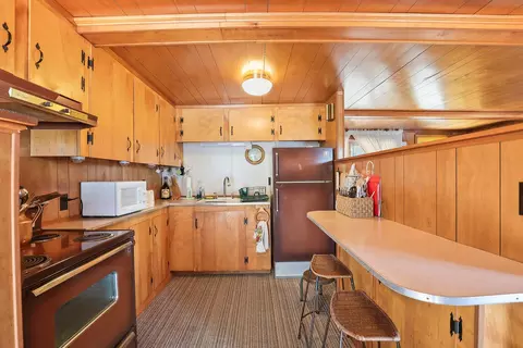 Kitchen - 6 Sandpiper Ter, Wareham, MA 02571 photo 1 of 1
