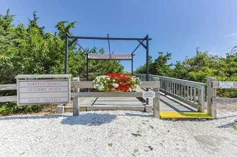 1 Captain Towne Rd, East Sandwich, MA 02537