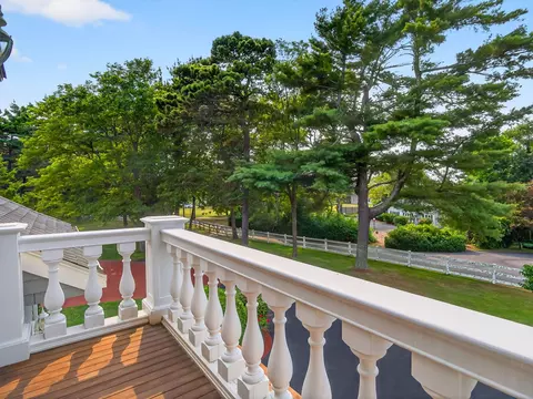 Exterior - 6 Kerna Dr, Buzzards Bay, MA 02532 photo 5 of 14