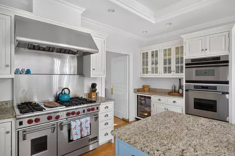 Kitchen - 65 Harbor View Rd, Chatham, MA 02633 photo 4 of 8