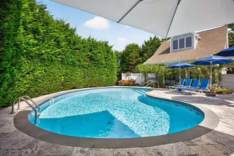 Exterior - 65 Harbor View Rd, Chatham, MA 02633 photo 4 of 13