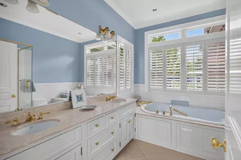Bath - 65 Harbor View Rd, Chatham, MA 02633 photo 1 of 8