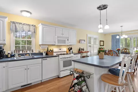 Kitchen - 87 Neshobe Rd, Mashpee, MA 02649 photo 1 of 3