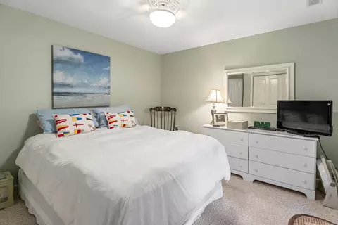 Bedroom - 87 Neshobe Rd, Mashpee, MA 02649 photo 6 of 7
