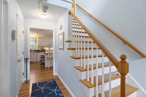 Entry Way - 87 Neshobe Rd, Mashpee, MA 02649 photo 2 of 4