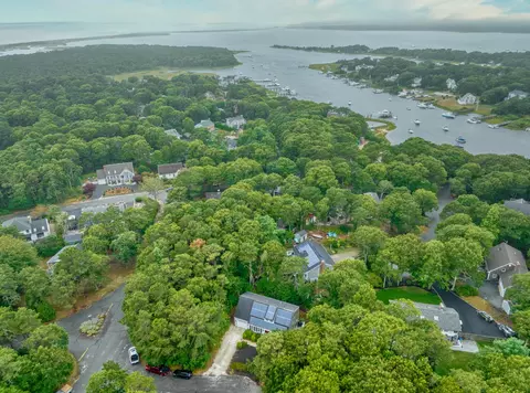 87 Neshobe Rd, Mashpee, MA 02649