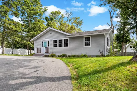 43 Forest Dr, Mashpee, MA 02649