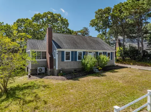 24 Kittys Ln, South Chatham, MA 02659