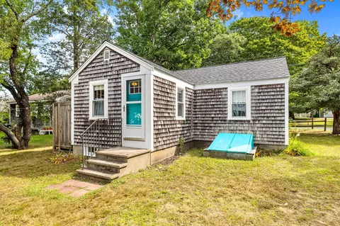77 Ploughed Neck Rd, East Sandwich, MA 02537