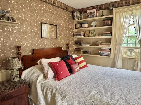 Bedroom - 1580 Main St, Brewster, MA 02631 photo 3 of 3