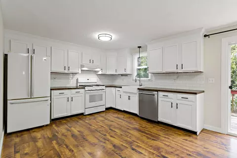 Kitchen - 11 Warwick Way, Mashpee, MA 02649 photo 1 of 1