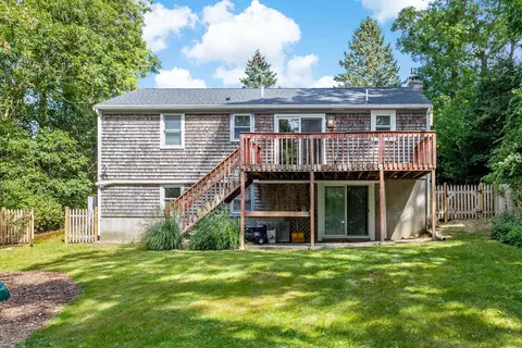Exterior - 11 Warwick Way, Mashpee, MA 02649 photo 5 of 7