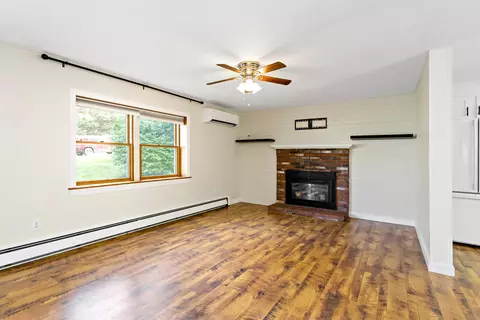 Living - 11 Warwick Way, Mashpee, MA 02649 photo 2 of 2