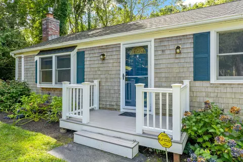 Exterior - 11 Warwick Way, Mashpee, MA 02649 photo 3 of 7