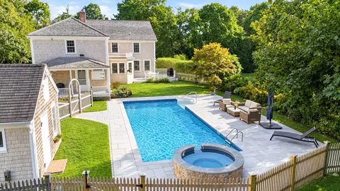 Exterior - 4428 Main St, Barnstable, MA 02630 photo 4 of 7