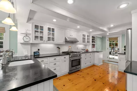 Kitchen - 4428 Main St, Barnstable, MA 02630 photo 2 of 3