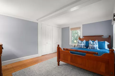 Bedroom - 4428 Main St, Barnstable, MA 02630 photo 3 of 4