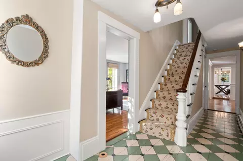 Entry Way - 4428 Main St, Barnstable, MA 02630 photo 2 of 3