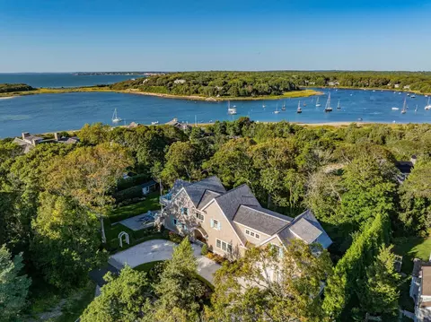133 Associates Rd, Falmouth, MA 02540