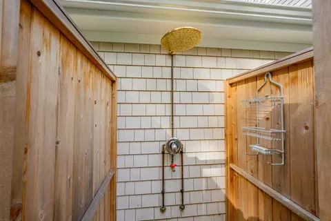 Bath - 73 Tern Ln, Centerville, MA 02632 photo 8 of 8