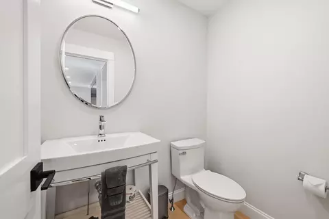 Bath - 73 Tern Ln, Centerville, MA 02632 photo 1 of 8