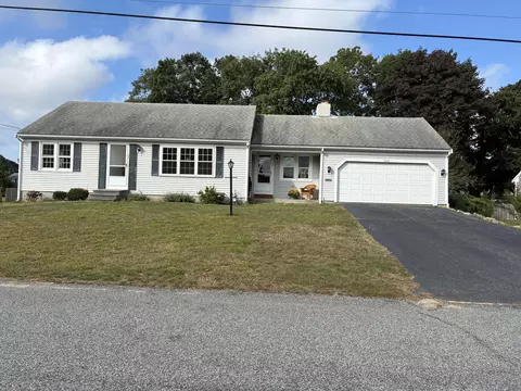 90 Captain York Rd, South Yarmouth, MA 02664