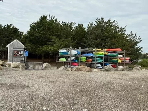 Exterior - 140 Sixth Ave, West Hyannisport, MA 02672 photo 8 of 10
