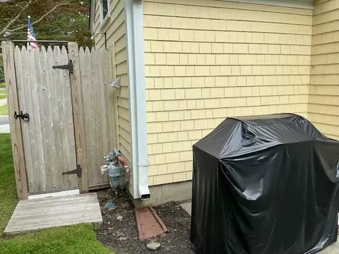 Exterior - 140 Sixth Ave, West Hyannisport, MA 02672 photo 5 of 10