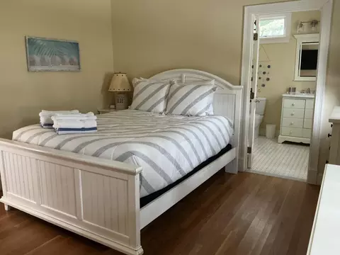 Bedroom - 140 Sixth Ave, West Hyannisport, MA 02672 photo 2 of 5