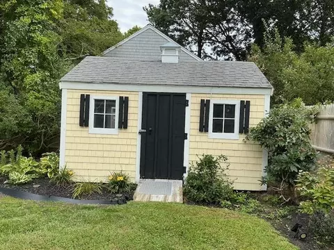 Exterior - 140 Sixth Ave, West Hyannisport, MA 02672 photo 7 of 10