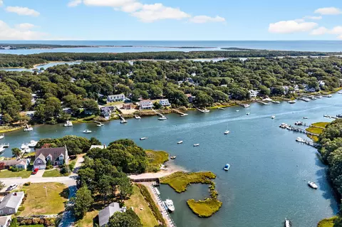 39 Antlers Shore Dr, East Falmouth, MA 02536