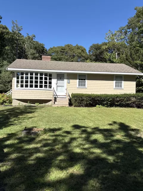23 Santuit Rd, North Falmouth, MA 02556