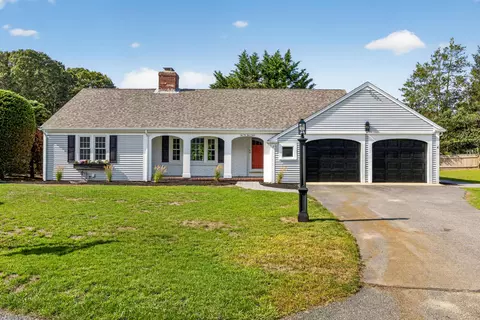 2 Par 3 Dr, South Yarmouth, MA 02664