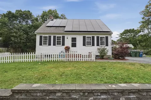 19 Louise Ln, East Falmouth, MA 02536
