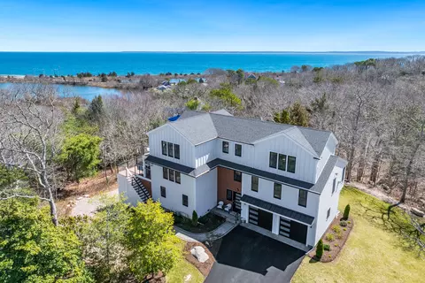 87 Oyster Pond Rd, Falmouth, MA 02540
