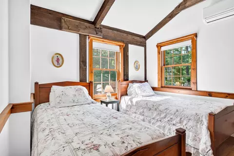 Bedroom - 110 Waquoit Rd, Cotuit, MA 02635 photo 1 of 7