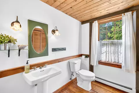 Bath - 110 Waquoit Rd, Cotuit, MA 02635 photo 1 of 3