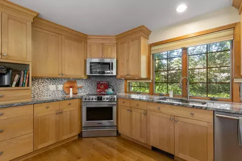 Kitchen - 15 Pilgrims Path, Eastham, MA 02642 photo 3 of 7