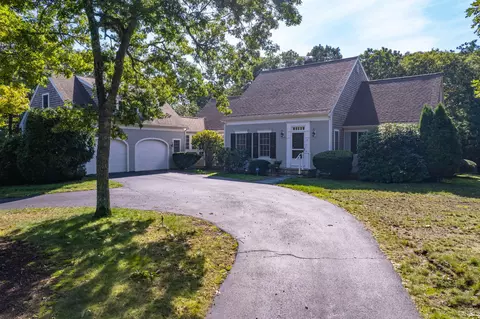 2 Harding Ln, Harwich, MA 02645