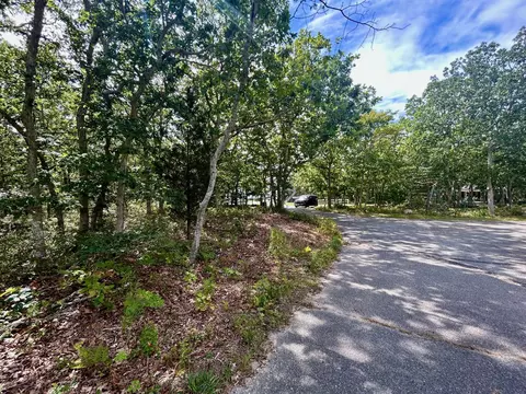 5 Candlemaker Cir, Edgartown, MA 02539 photo 4