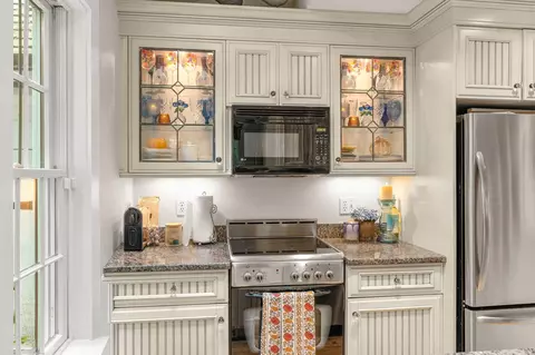 Kitchen - 28 Flying Cloud Cir UNIT 28, Mashpee, MA 02649 photo 1 of 3