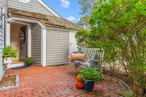Exterior - 28 Flying Cloud Cir UNIT 28, Mashpee, MA 02649 photo 5 of 8