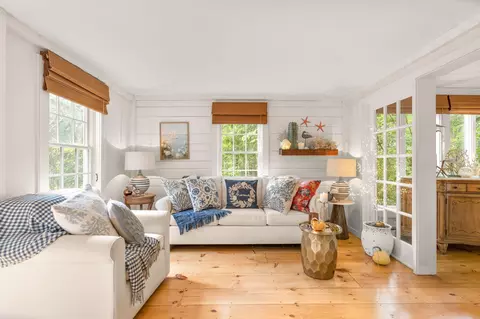 Living - 28 Flying Cloud Cir UNIT 28, Mashpee, MA 02649 photo 2 of 4