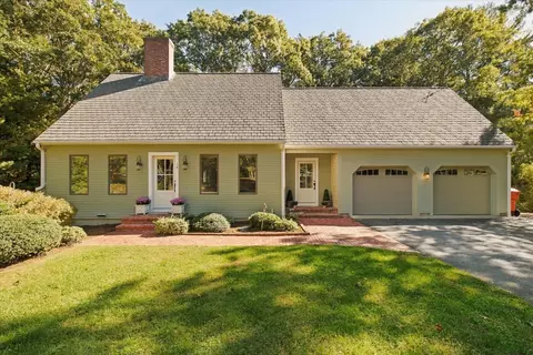 15 Sheep Pasture Way, Sandwich, MA 02563