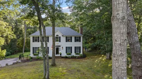 31 Village Dr, East Sandwich, MA 02537